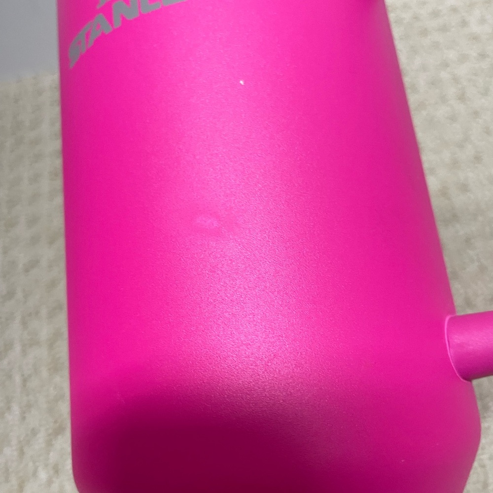 Stanley Cup 40 oz Hot Pink Travel - Picture 6 of 10